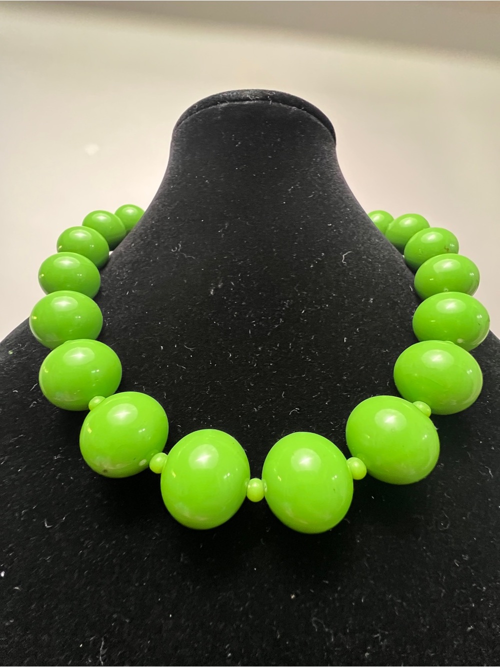 Vintage Lime Green Lucite Beaded Necklace - Women Jewelry